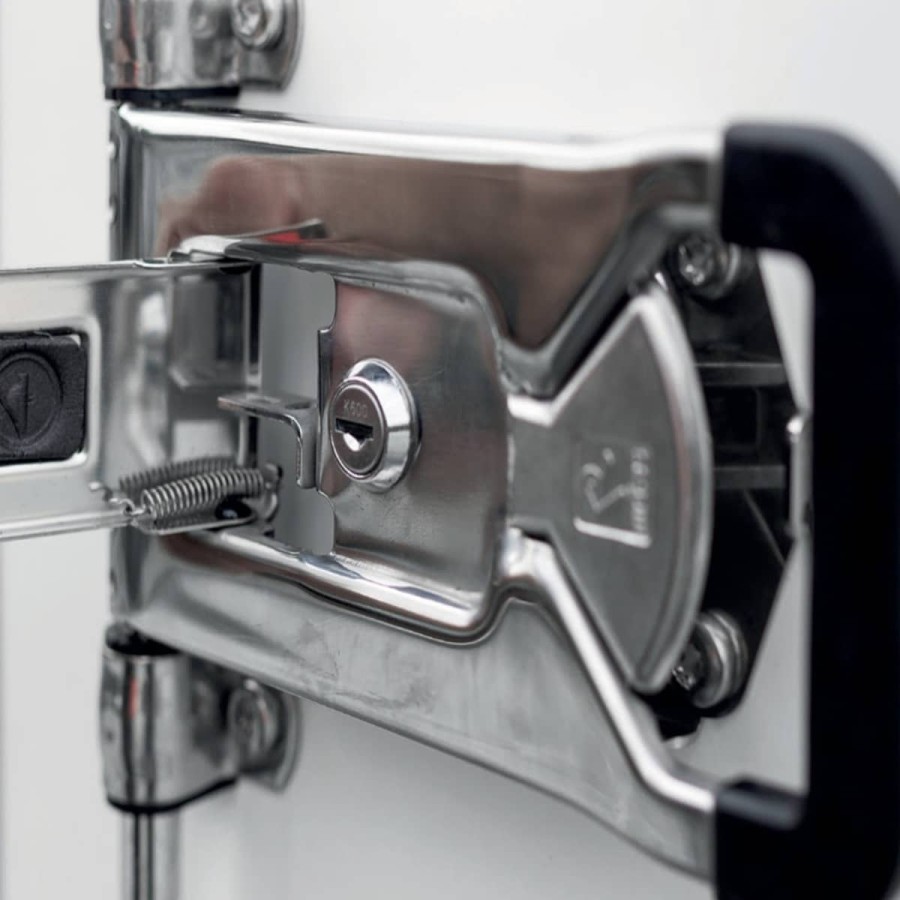 STEMA-S-Box-Thermo-Sandwich-Aufbau-mit-GFK-Oberschicht-100kmh-5