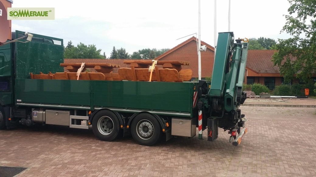 SOMMERAUE.de-Baumstamm-gartenmoebel-Transport-1