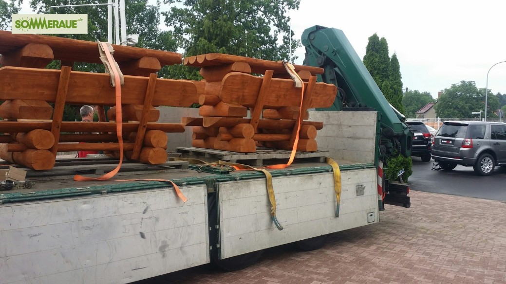 SOMMERAUE.de-Baumstamm-gartenmoebel-Transport-2