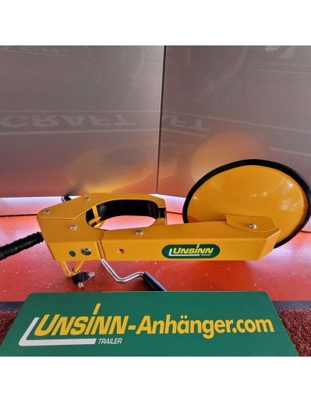 UNSINN-Radkralle-Wegfahrsperre-fuer-PKW-Anhaenger-1