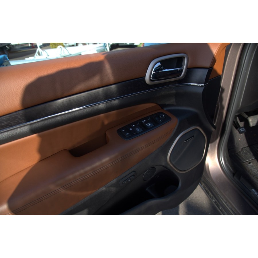 JEEP-Grand-Cherokee-Summit-10