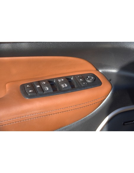 JEEP-Grand-Cherokee-Summit-11
