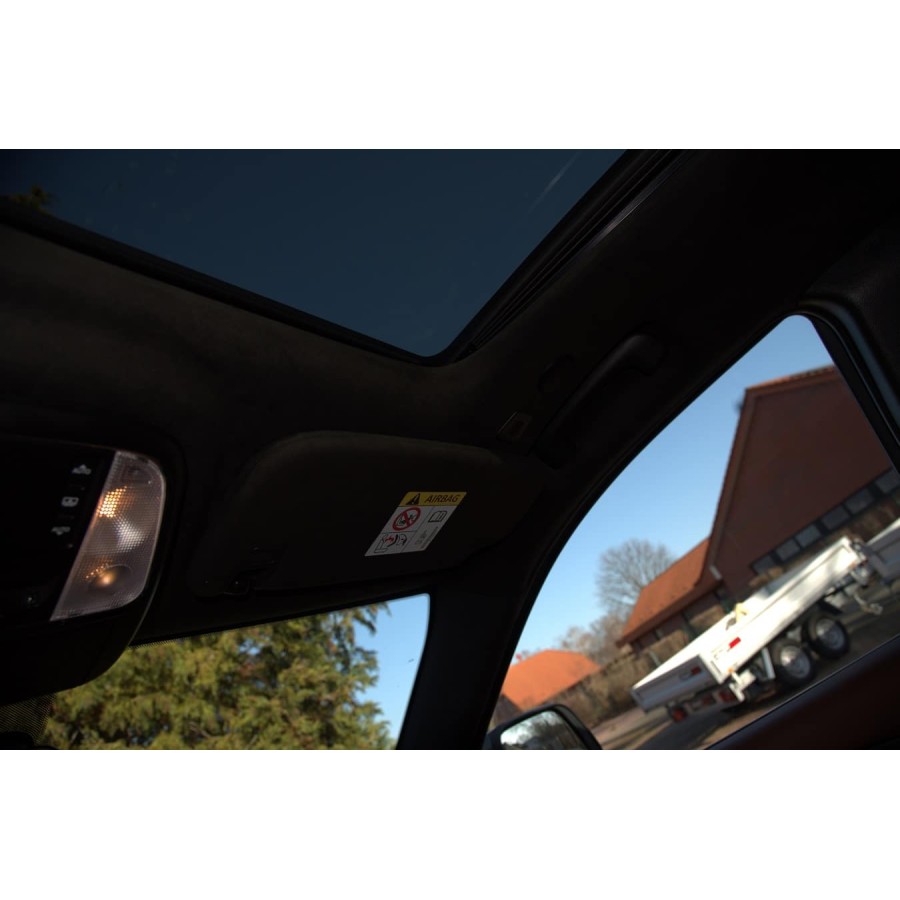 JEEP-Grand-Cherokee-Summit-36