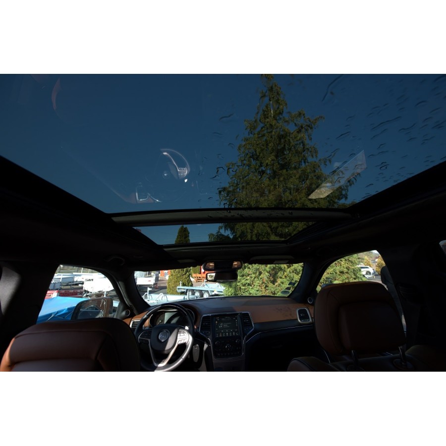 JEEP-Grand-Cherokee-Summit-38