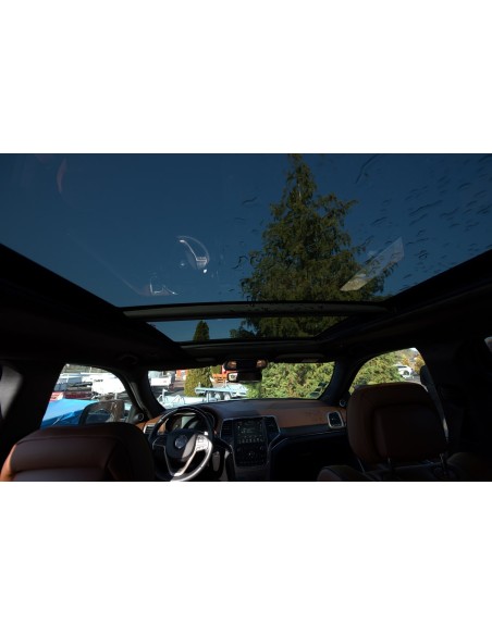JEEP-Grand-Cherokee-Summit-38