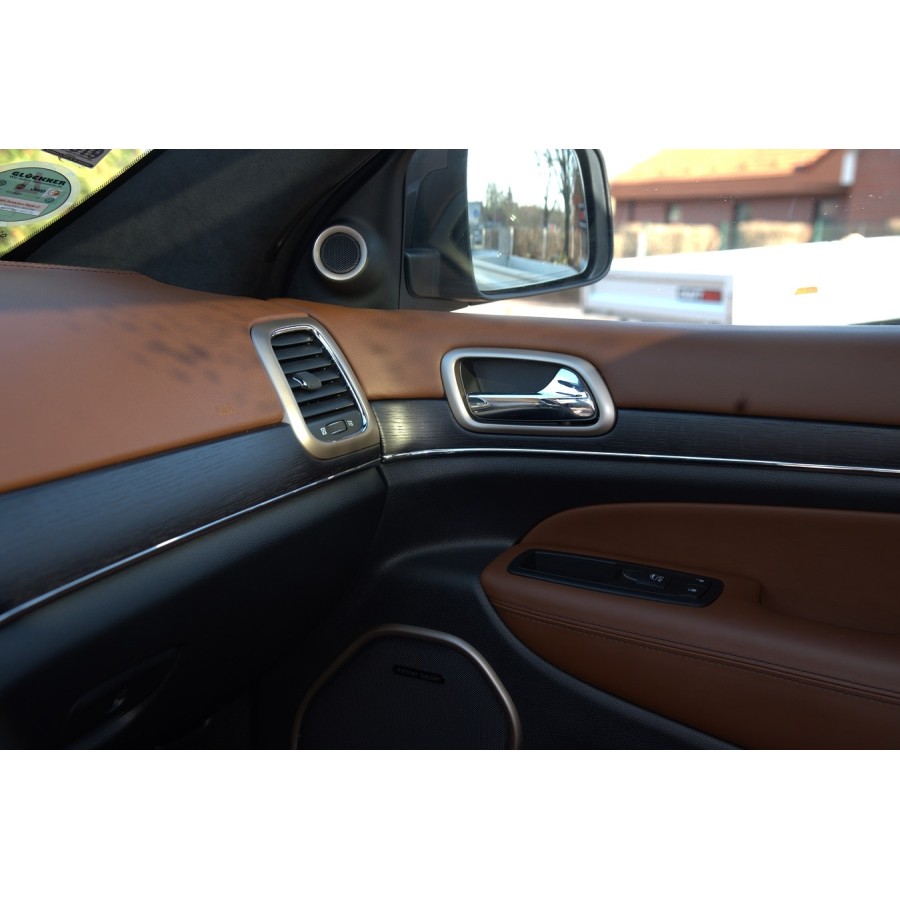 JEEP-Grand-Cherokee-Summit-45