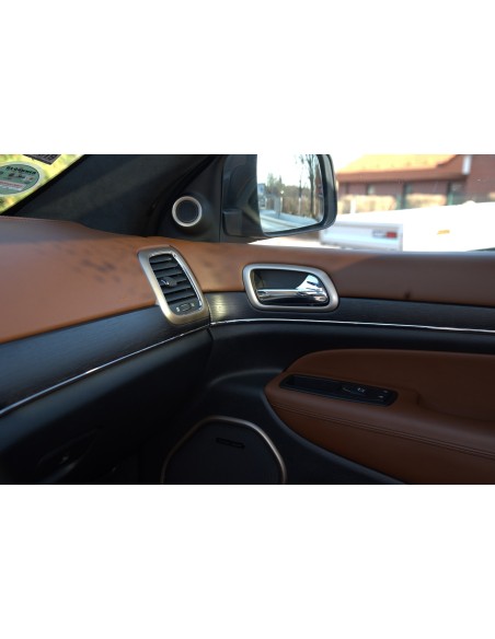 JEEP-Grand-Cherokee-Summit-45