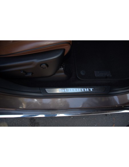 JEEP-Grand-Cherokee-Summit-56