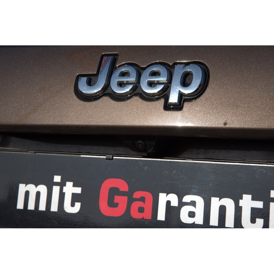 JEEP-Grand-Cherokee-Summit-71