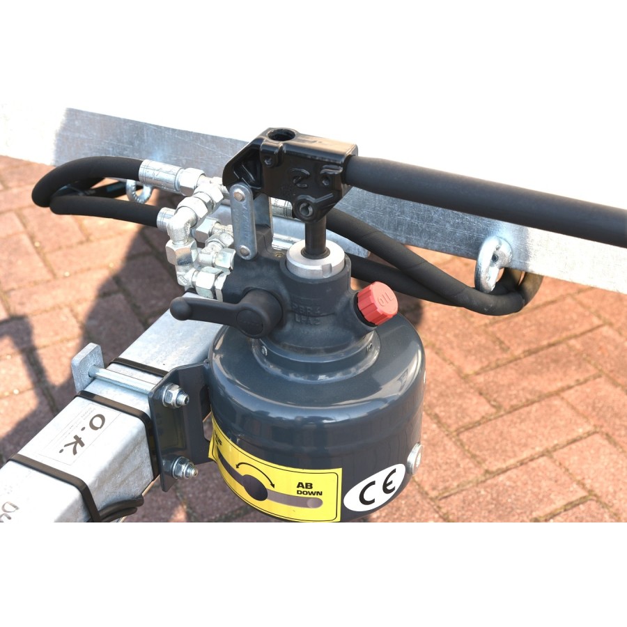 CRAFTMAX-racer-1500-Absenker-Koffer-15