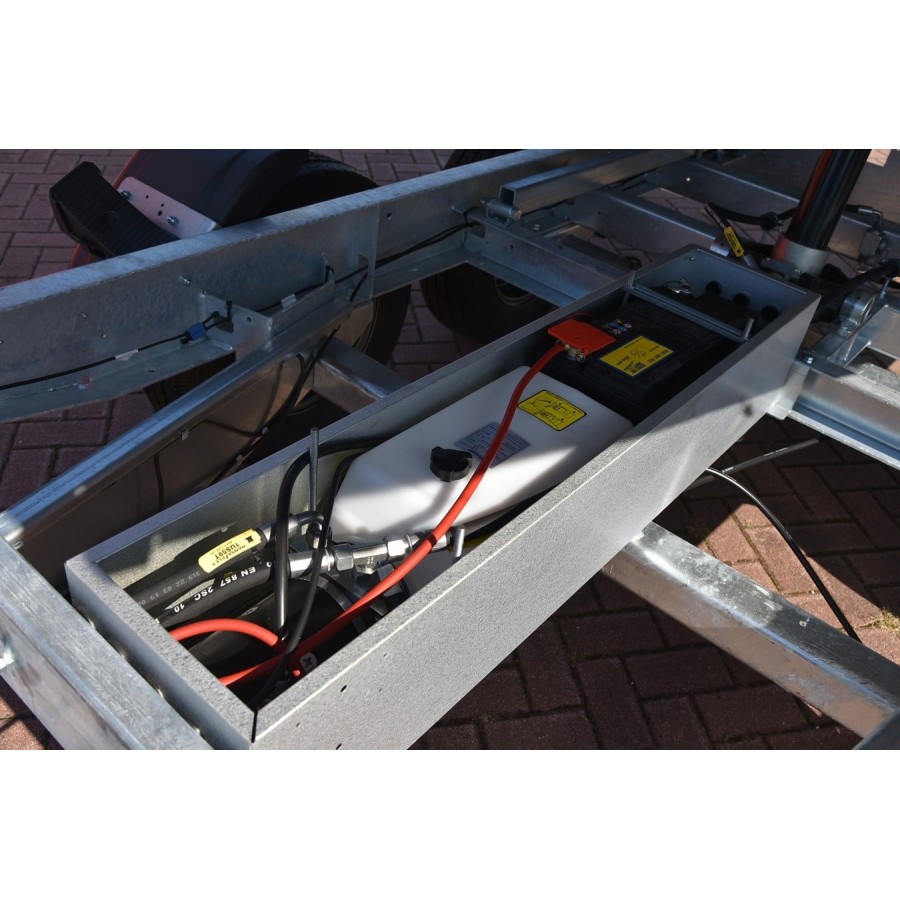 CRAFTMAX-TRIUS-3500-gebremst-mit-Pendelrueckwand-Stahl-Bordwand-Elektr-10