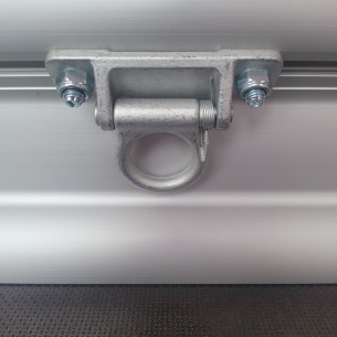 CRAFTMAX-Zurroese-fuer-PKW-Anhaenger-klappbar-und-verschiebbar