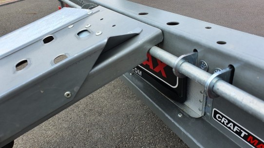 STEMA-Rampe-mit-Halterung-fuer-Motorradtransporter-1 2