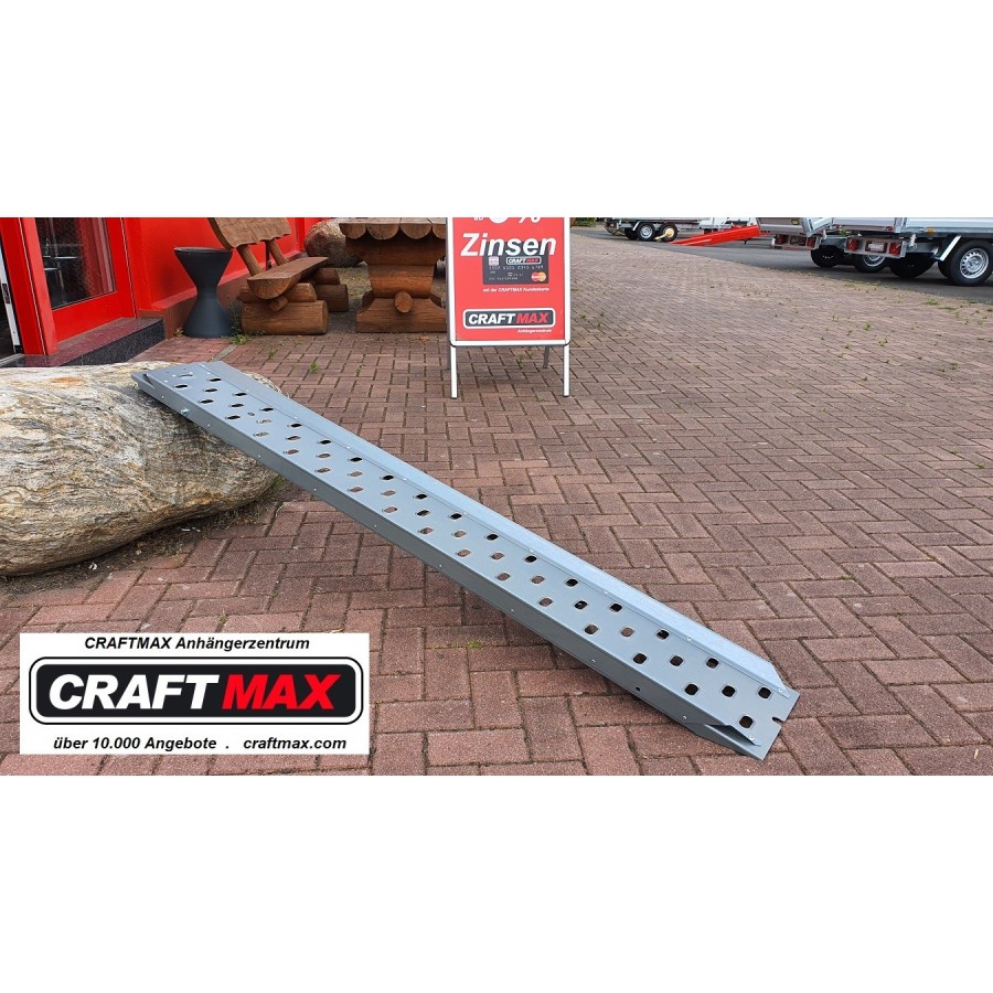 STEMA-Rampe-mit-Halterung-fuer-Motorradtransporter-3