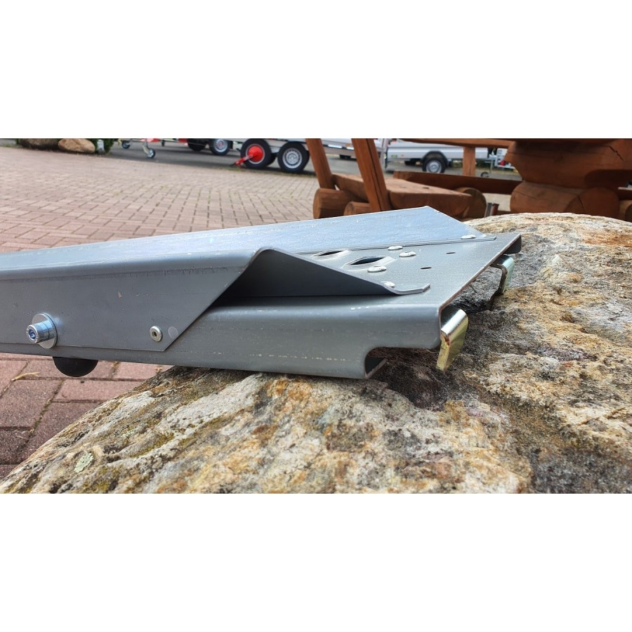 STEMA-Rampe-mit-Halterung-fuer-Motorradtransporter-4