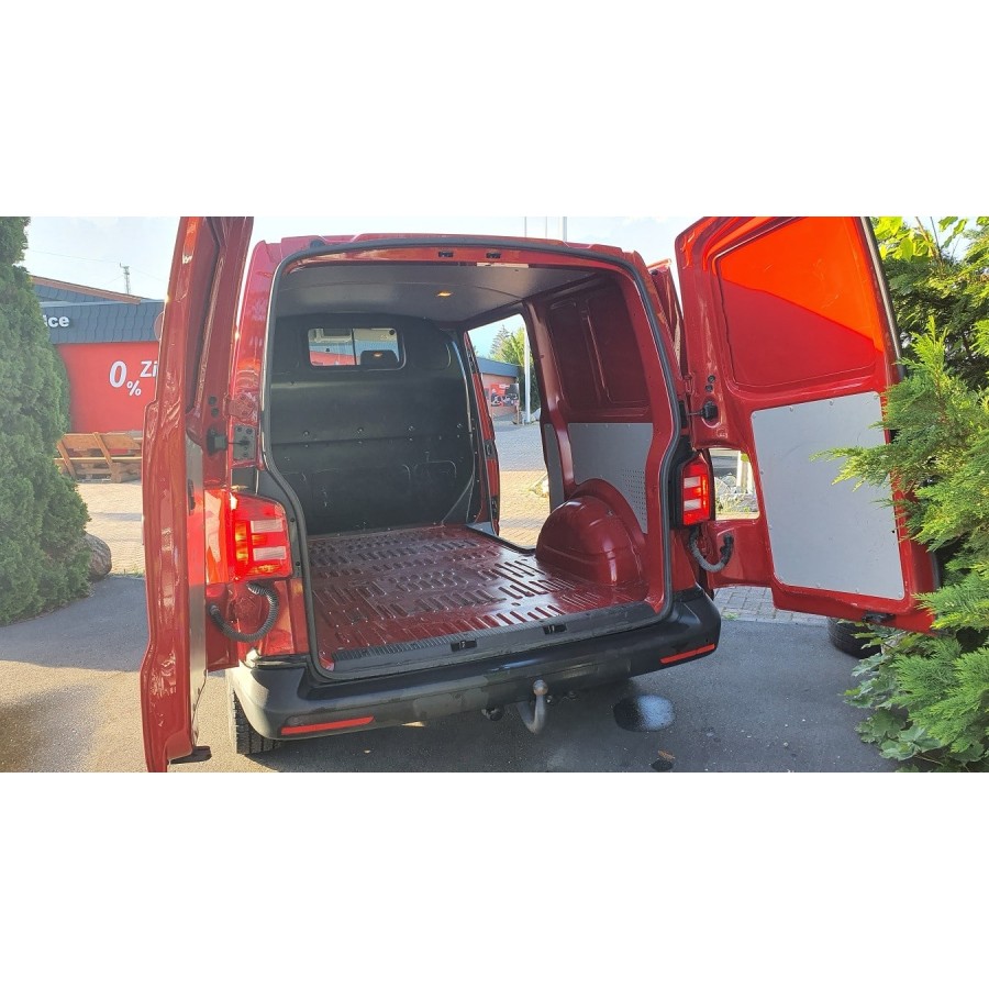 VW-Transporter-T6-Kasten-Fluegeltueren-rot-7