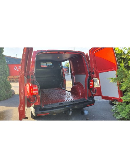 VW-Transporter-T6-Kasten-Fluegeltueren-rot-7