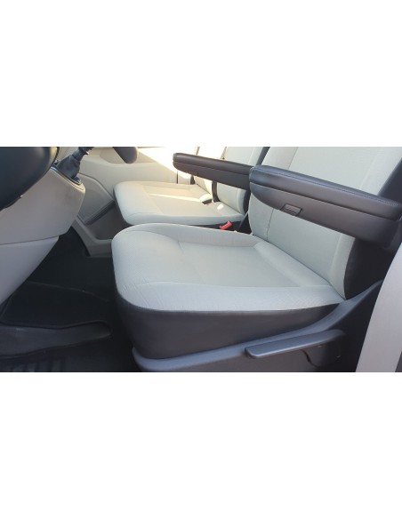 VW-Transporter-T6-Kasten-Fluegeltueren-rot-11