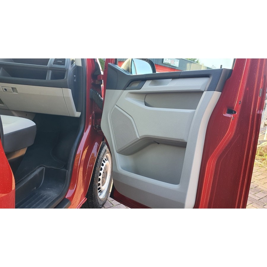 VW-Transporter-T6-Kasten-Fluegeltueren-rot-13