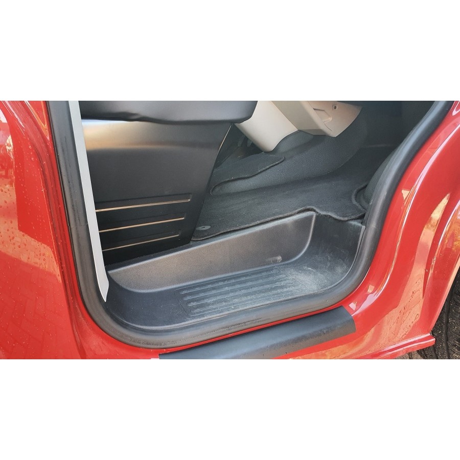 VW-T6-Kasten-150PS-rot-6