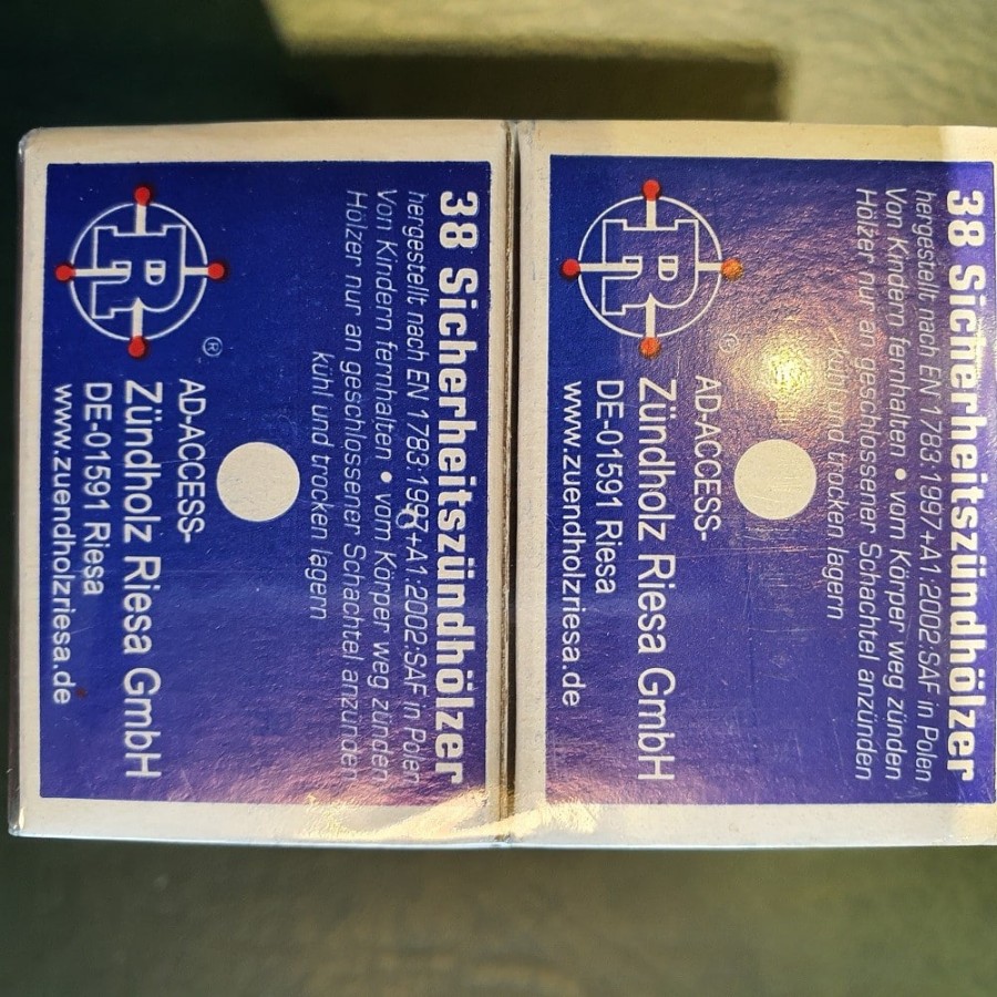 RIESA-Zuendhoelzer-10er-Pack-2