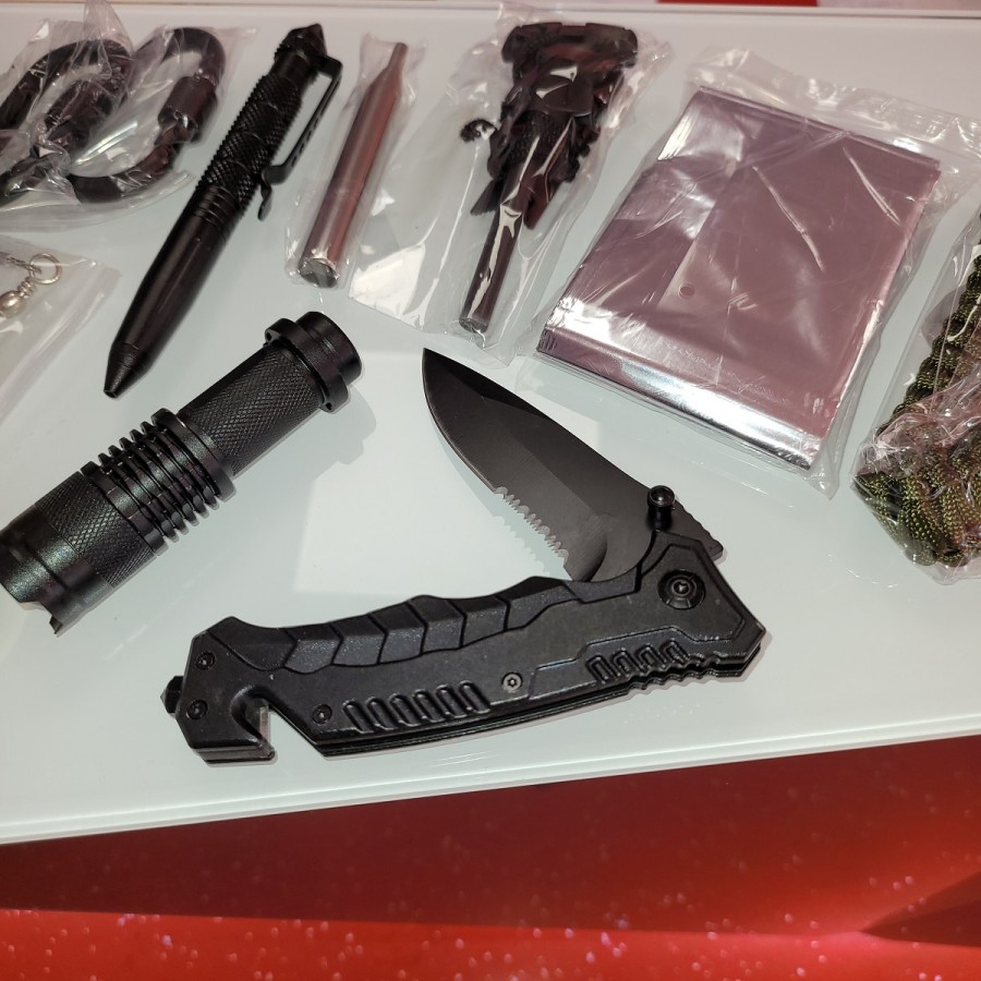 CRAFTMAX-Survival-Kit-15in1-Werkzeuge-Set-Rettungsdecke-Taktikstift-Taschenlampe-Zange-Drahtsaege-3