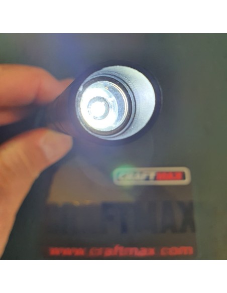CRAFTMAX-light-defender-Kubotan-scharfe-Spitze-LED-Taschenlampe-2