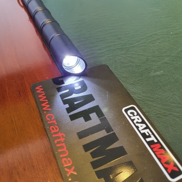 CRAFTMAX-light-defender-Kubotan-scharfe-Spitze-LED-Taschenlampe-3