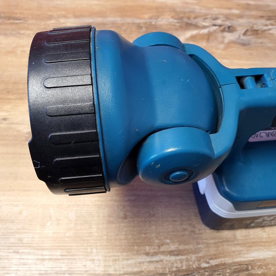 MAKITA-BLM-240-Taschenlampe-24V-Akku-Ladegeraet-5