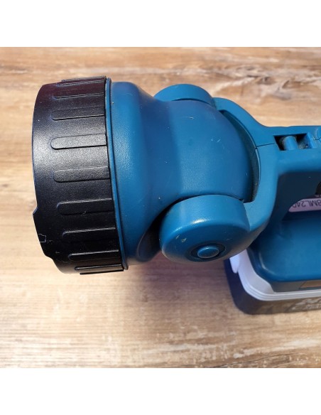 MAKITA-BLM-240-Taschenlampe-24V-Akku-Ladegeraet-5