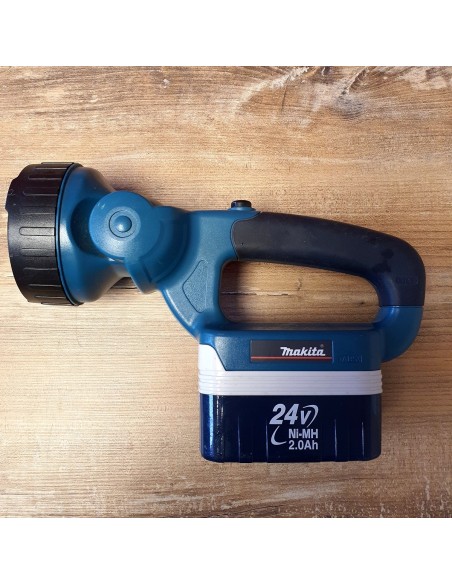 MAKITA-BLM-240-Taschenlampe-24V-Akku-Ladegeraet-6