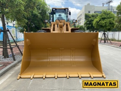 MAGNATAS-MLT988-Radlader 2