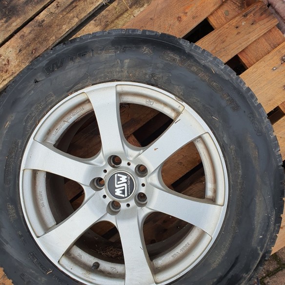 4-Winterkomplettraeder-ALU-Felge-8JX17-H2-BF-GOODRICH-23565R17-4