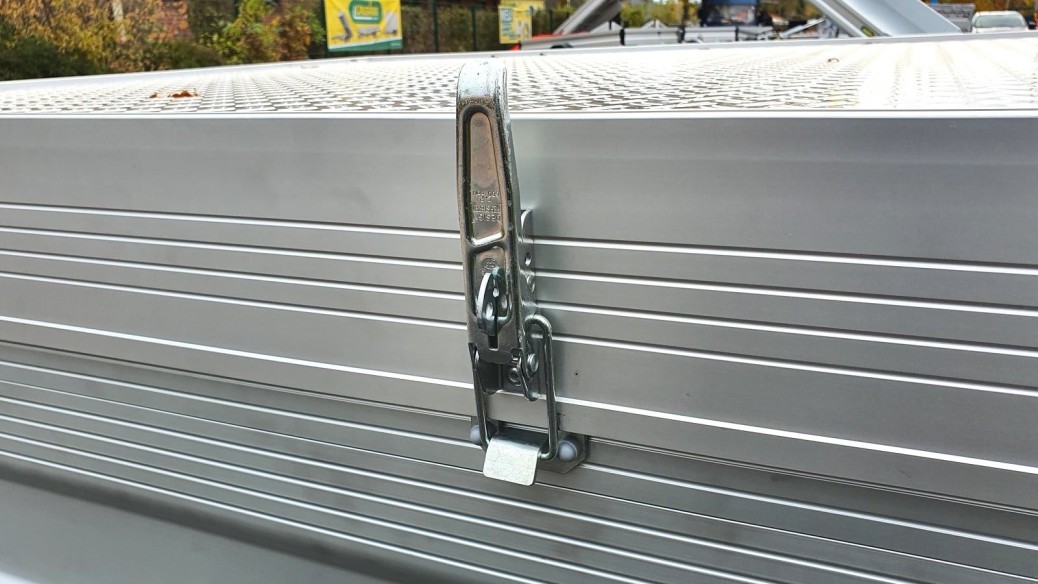 CRAFTMAX-stabiler-ALU-Deckel-fuer-PKW-Anhaenger-5