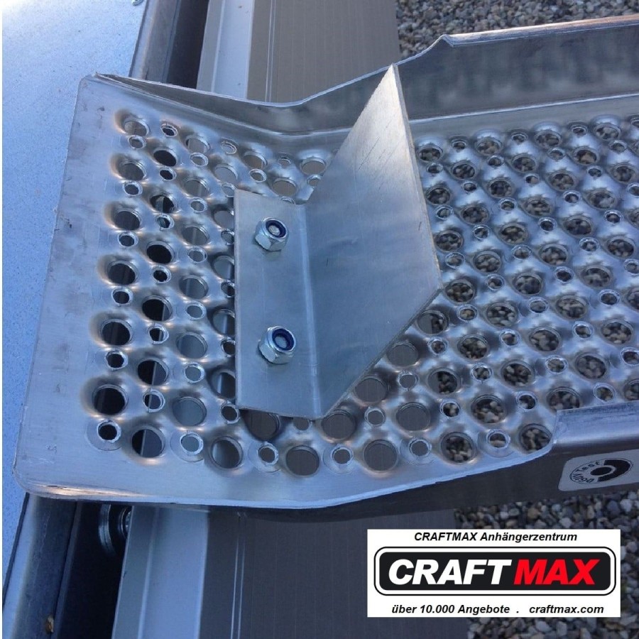 CRAFTMAX-Abrutschsicherung-fuer-ALU-Auffahrschienen-fuer-PKW-Anhaenger-mit-Klappe