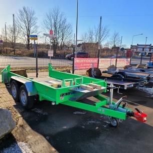 CRAFTMAX-MEGA-Baumaschinentransporter-3000Kg-mit-Schaufelauflage-schwenkbaren-Auffahrrampen-Heckstuetzen-gruen-1 2