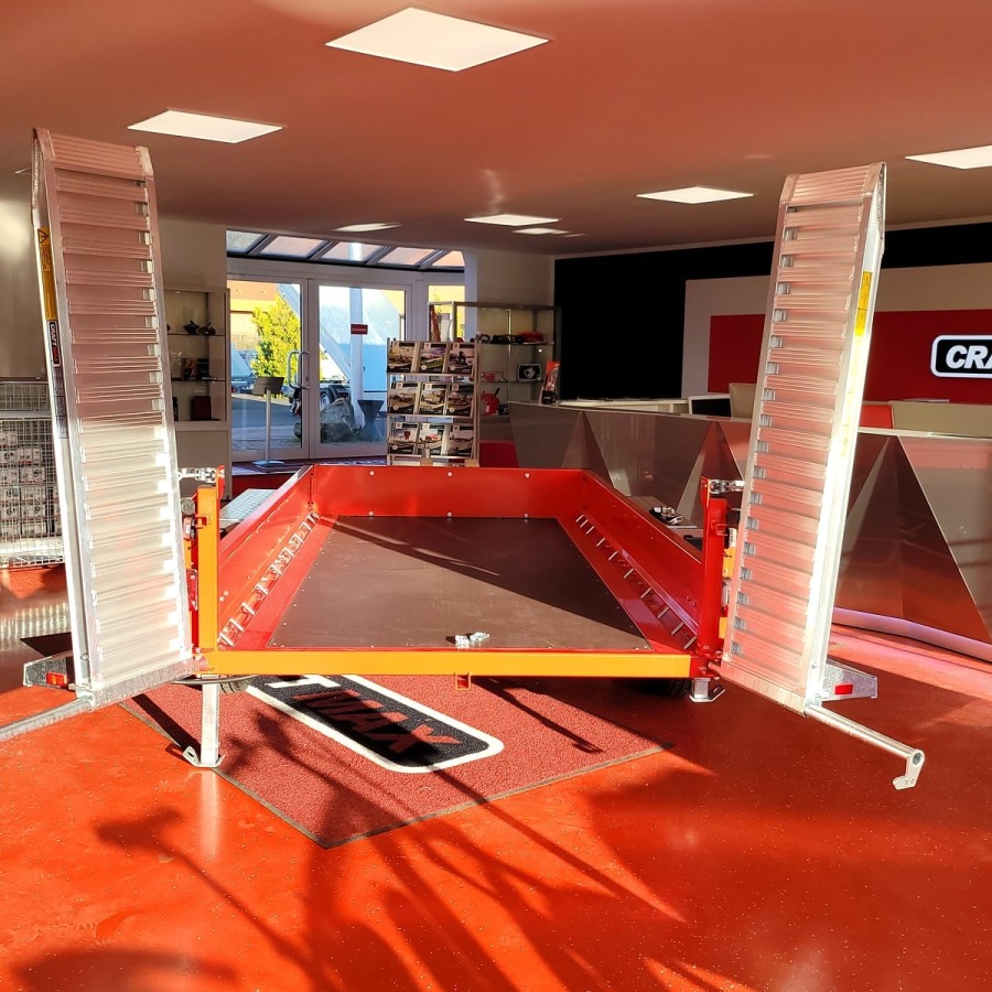 CRAFTMAX-MEGA-Baumaschinentransporter-3000Kg-Schaufelauflage-schwenkbaren-Auffahrrampen-2730kg-Nutzlast-2