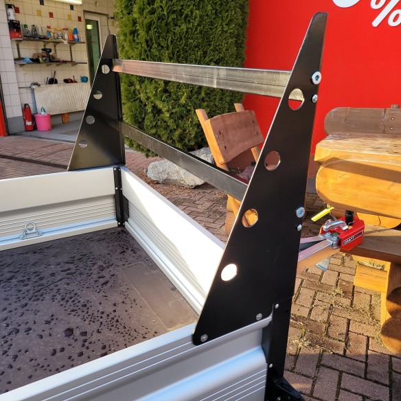 CRAFTMAX-BUDGET-Kastenanhaenger-mit-V-Deichsel-ALU-Bordwaenden-80cm-H-Gestell-aus-gepulvertem-Stahl-750-Kg-ungebremst-1