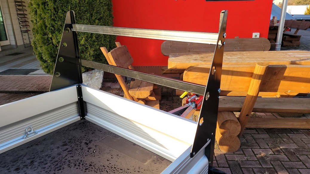CRAFTMAX-BUDGET-Kastenanhaenger-mit-V-Deichsel-ALU-Bordwaenden-80cm-H-Gestell-aus-gepulvertem-Stahl-750-Kg-ungebremst-4