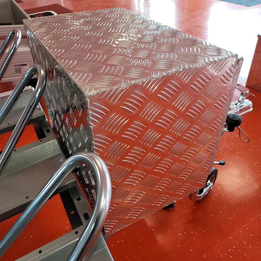 CRAFTMAX-Aluminium-Staubox-fuer-PKW-Anhaenger-zum-Auf-oder-Unterbau-2