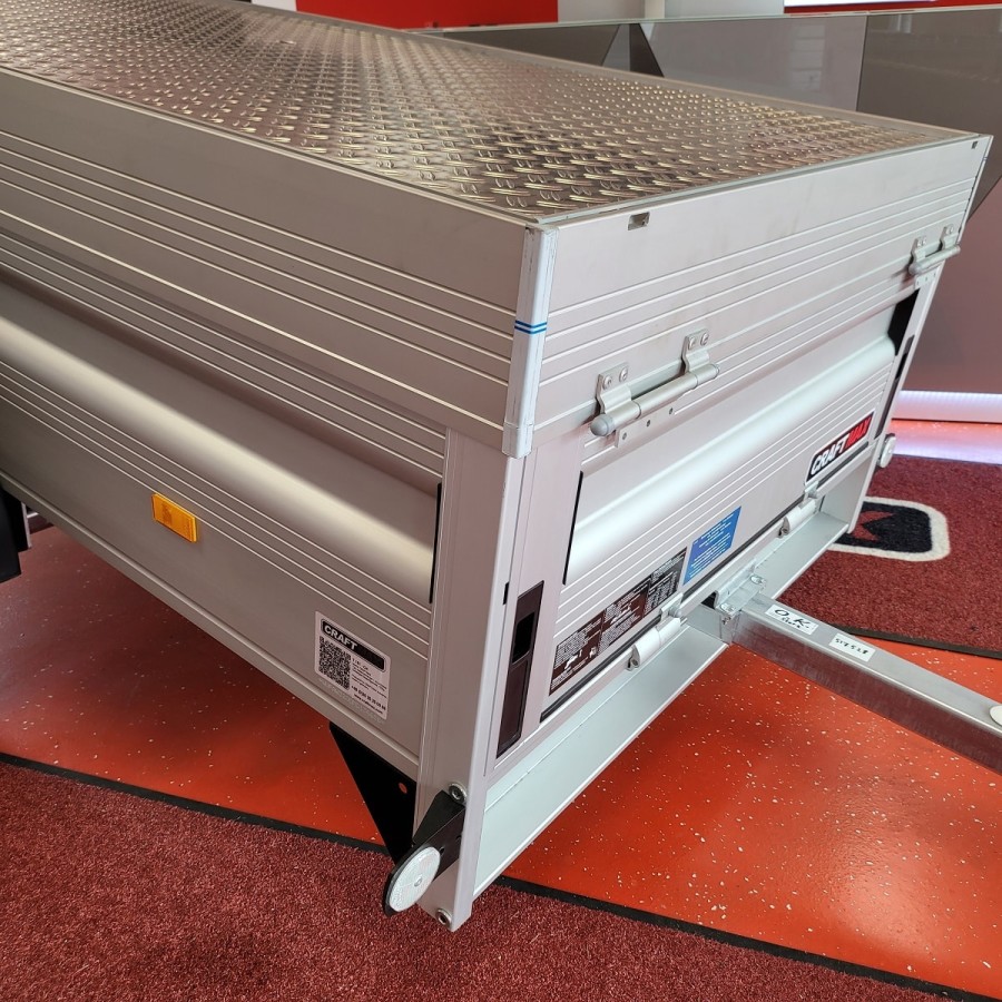 CRAFTMAX-CLEVER-Kastenanhaenger-750Kg-ungebremst-35er-ALU-Bordwaende-Heckklappe-Frontklappe-ALU-210x110x50cm-4