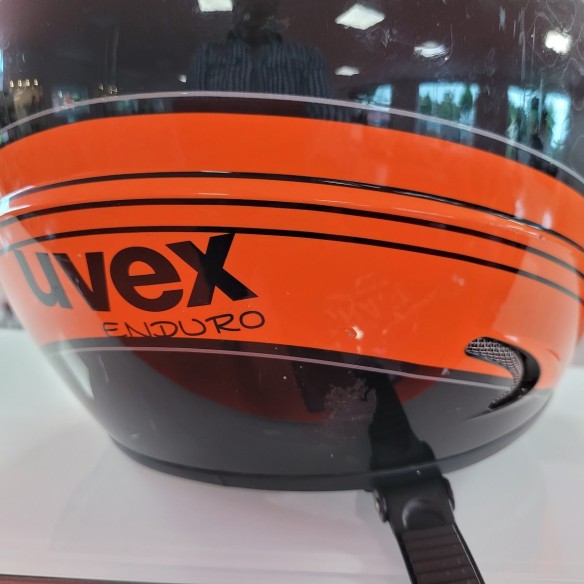 UVEX-Polycarbon-Endurohelm-atmungsaktiv-Belueftungskanaele-abnehmbarem-Visier-Schutzbrille-3