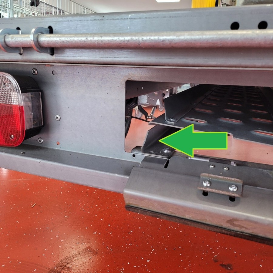 STEMA-Gleitschienen-Set-Halterung-fuer-Auffahrschiene-2