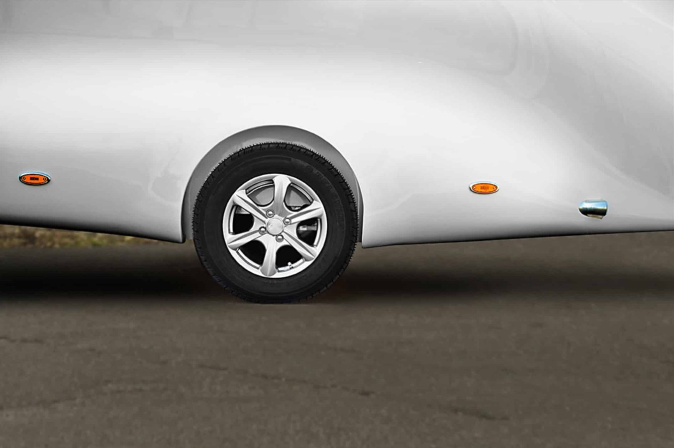 CRAFTMAX®-eXcali-BUR750-Luxus-Motorradtransporter-ALU-Felge