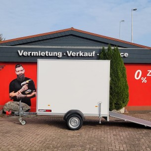 CRAFTMAX-Ultralight-Kofferanhaenger-1.300-Kg-mit-Heckklappe-Auffahrrampe-1 2