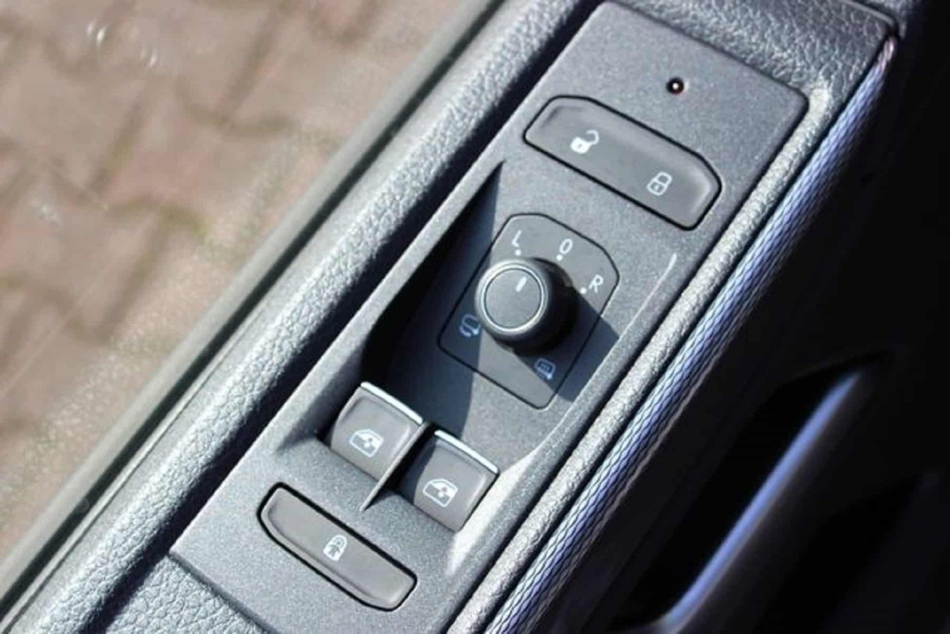 VW-T6-Multivan-Highline-4Motion-fortana-rotmetalic-1