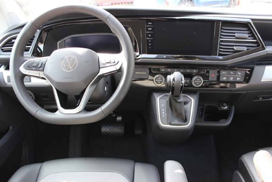 VW-T6-Multivan-Highline-4Motion-fortana-rotmetalic-3