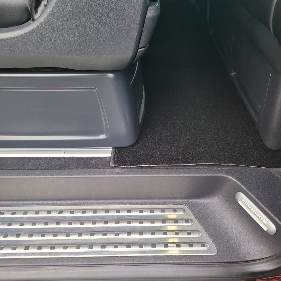 VW-T6-Multivan-Highline-4Motion-fortana-rotmetalic-6