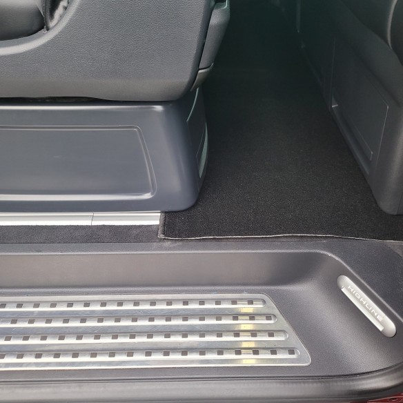 VW-T6-Multivan-Highline-4Motion-fortana-rotmetalic-6