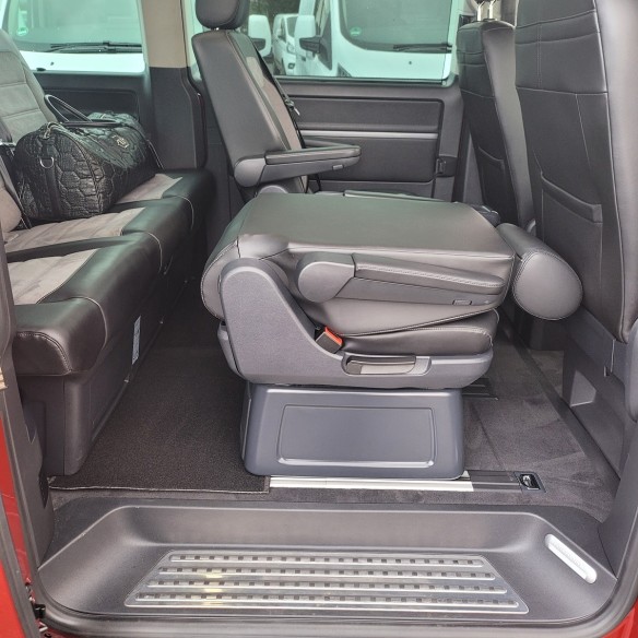 VW-T6-Multivan-Highline-4Motion-fortana-rotmetalic-13